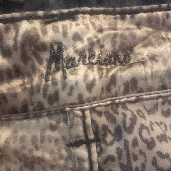 Marciano dark wash leopard animal print boot legs size 27 jeans - Picture 12 of 12